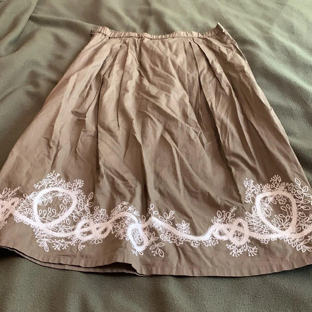 Coldwater Creek brown skirt. Lace accent on bottom. Size Small (6-8). - Picture 3 of 6